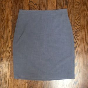 Banana Republic Skirt. Light Blue. Size 6. New!